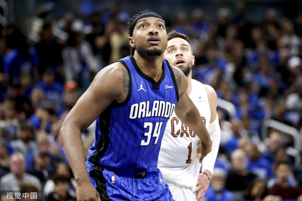 反而让他在 反而让他在